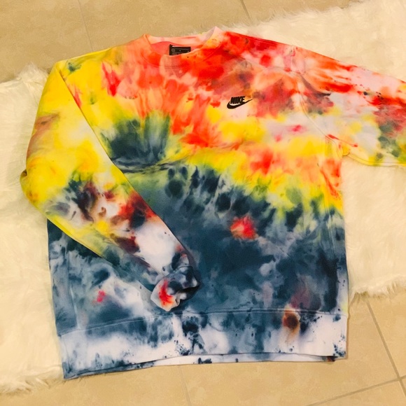 Hand dyed Nike crew neck sweatshirt - Picture 7 of 8